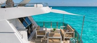 Luxury 2 stateroom Yacht FREE TIME