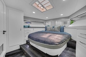 Room - Luxury 2 stateroom Yacht FREE TIME (Key West)