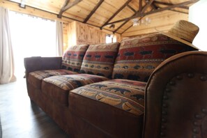 Interior - Loch Lomond Lodge (Livingston)