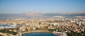 Beach - Modern apartment Zeravica with balcony  (Split)