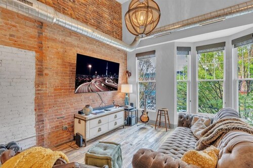 Luxurious Downtown Ellicottville Flat Sleeps 6