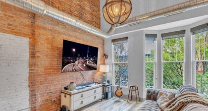 Luxurious Downtown Ellicottville Flat Sleeps 6