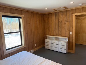 1 bedroom, free WiFi, bed sheets - Cozy cabin in the woods- Cabin #4 (Petoskey)