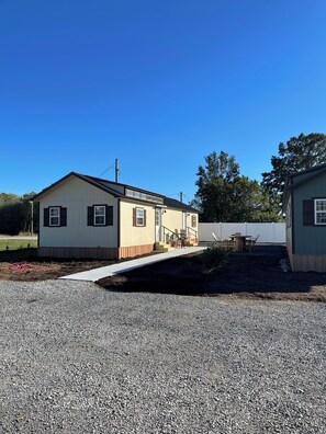 Exterior - Zeus's Retreat Cabin at Rend Lake (Benton)