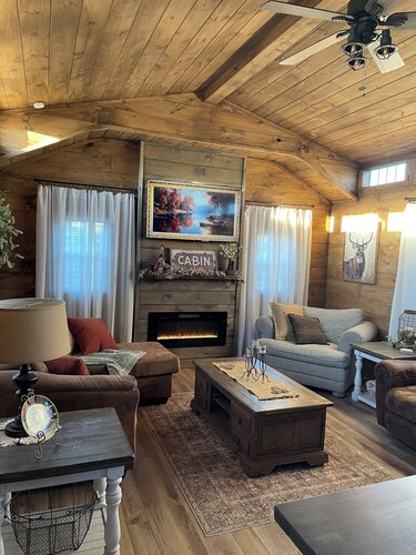 Zeus's Retreat Cabin at Rend Lake