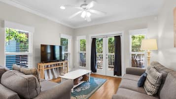 House, Multiple Beds, Patio, Garden View (Starbright ) | Living area