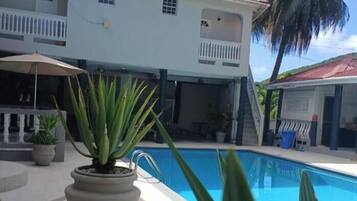 Piscina all'aperto
