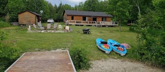 Lakefront Wooden Cabin 1.5 hours from Ottawa