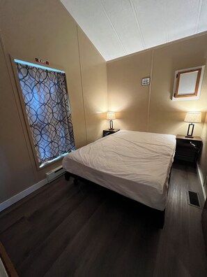 Room -  Cabin #1 in Elysburg 5 minutes from Knoebels (Elysburg)