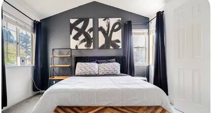 • Stylish 3BR Home w/ AC • Fast WiFi & Family Friendly