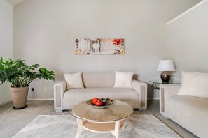 Living area - •	Stylish 3BR Home w/ AC • Fast WiFi & Family Friendly (Yuba City)