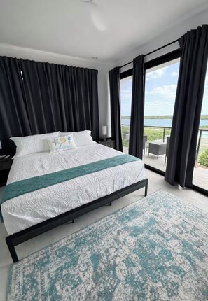 4 bedrooms, iron/ironing board, WiFi, bed sheets - 4-bedroom Estate with Two Separate Villa (Providenciales)