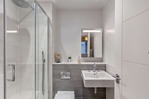 Bathroom - Coral - Luxury Cottages (Woolacombe)