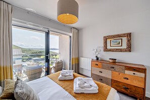 3 bedrooms, iron/ironing board, WiFi