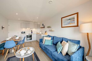 Smart TV - Whitehaven - Luxury Cottages (Woolacombe)