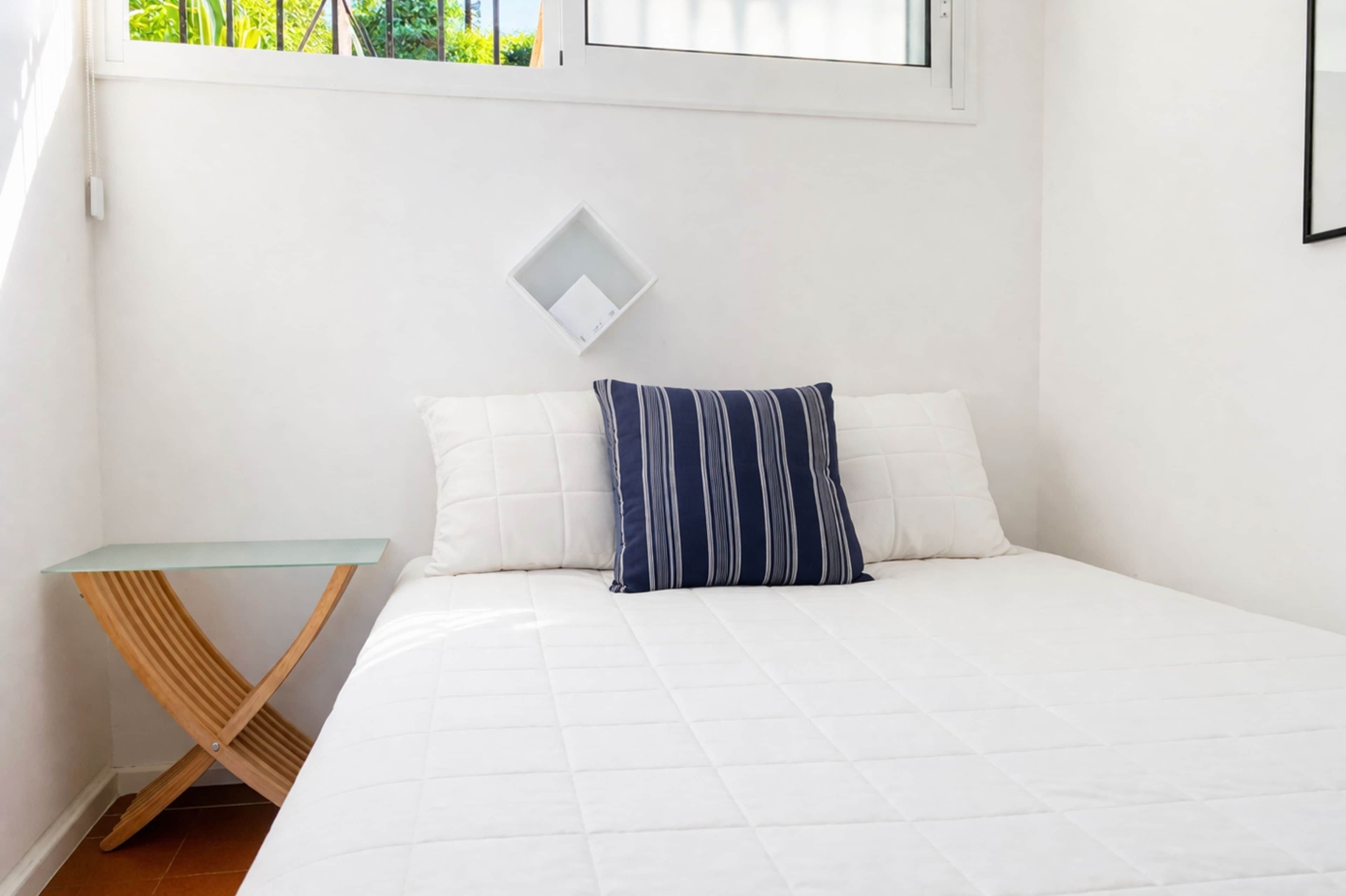 3 bedrooms, in-room safe, iron/ironing board, WiFi