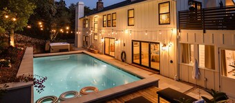 Views + Pool, Spa & Pool Table, 6 mins to Plaza