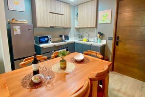 Private kitchen - Perfect Getaway among the Pucón Forests (Pucon)