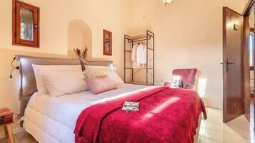 3 bedrooms, WiFi, bed sheets