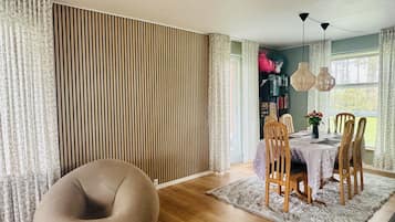 Basic Room, Non Smoking, Kitchen | Dining