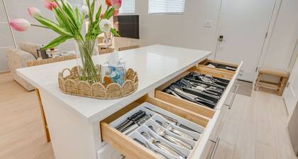 Stocked Suite Near Midtown • Yard + Private Entrance
