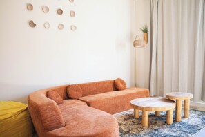 Living area - Cozy 3-Bedroom East Wenatchee Home (East Wenatchee)