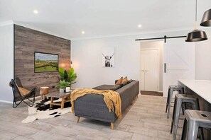TV, fireplace - The Medway, Modern & Space-ous! (Medway)
