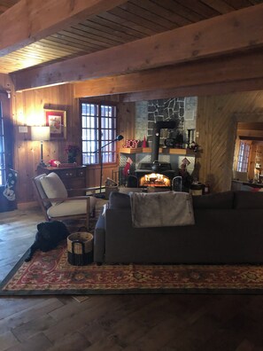 Interior - Rare Lakefront Chalet, Mont Tremblant (La Conception)