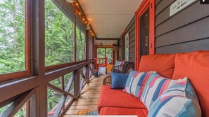 Property grounds - Rare Lakefront Chalet, Mont Tremblant (La Conception)