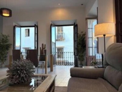 CATHEDRAL VIEWS BALCONIES,&PRIVATE TERRACE