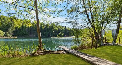 Flat Residence Aichwaldsee 3 with private entrance to the lake and private beach