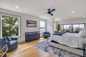 5 Schlafzimmer, Schreibtisch, Bügeleisen/Bügelbrett, kostenloses WLAN