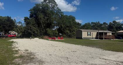 Terrific camping site inSatsuma perfectfor your outdoor adventure.Near the river