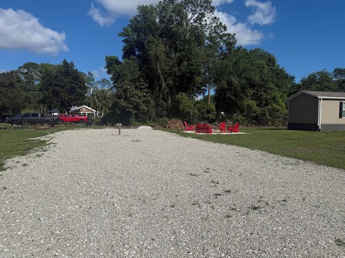 Terrific camping site inSatsuma perfectfor your outdoor adventure.Near the river