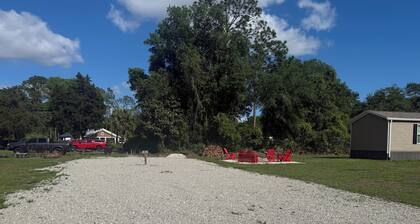 Terrific camping site inSatsuma perfectfor your outdoor adventure.Near the river