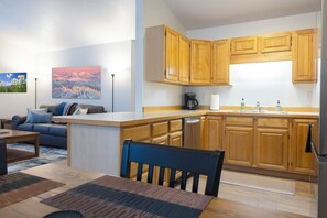 Interior - Whitefish Adventure Condo - Glacier Life Rentals (Whitefish)