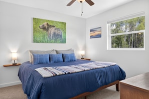 2 bedrooms, iron/ironing board, free WiFi, bed sheets - Whitefish Adventure Condo - Glacier Life Rentals (Whitefish)
