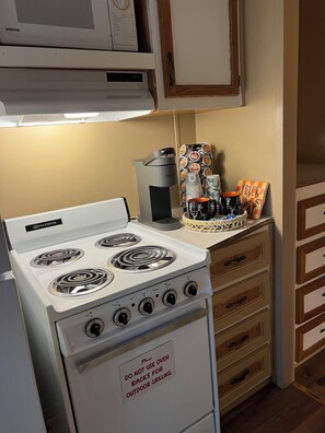 Private kitchen - Cabin #2 in Elysburg 5 minutes from Knoebels (Elysburg)