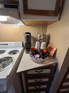 Interior - Cabin #2 in Elysburg 5 minutes from Knoebels (Elysburg)