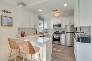 Fridge, microwave, oven, stovetop - 2 BR Bay Breeze Retreat (Lower Township)
