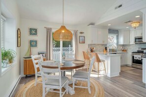 Dining - 2 BR Bay Breeze Retreat (Lower Township)