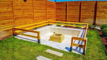 Deluxe Bungalow, Pool View | Property grounds