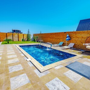 Bungalow Deluxe, vista a la alberca | Alberca | 2 albercas al aire libre 