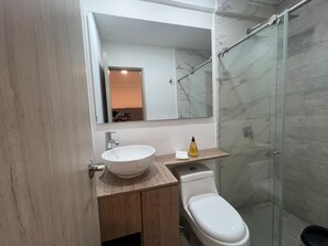 Bathroom - WD HOTELS DOWNTOWN (Bogotá)