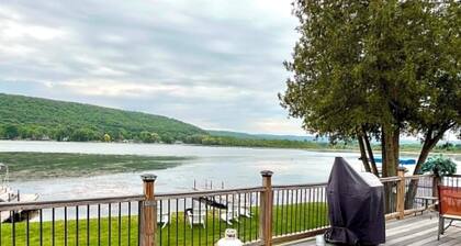 2-bedroom lake house on welcoming Waneta Lake with picturesque views.