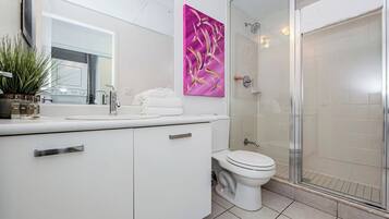 Condo Confort, vista a la ciudad | Baño