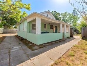 Exterior - The Flamingo Flat — Artsy 2 BR Retreat Near Beach (Gulfport)
