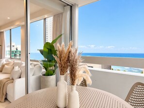 Dining - Waikiki Ocean Luxe Retreat | Panoramic Views (Honolulu)