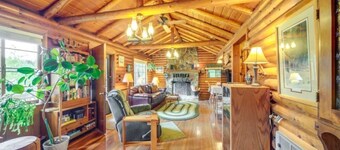 Peaceful 3-bedroom cabin on Sacheen Lake near Newport and Spokane