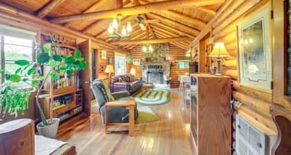 Peaceful 3-bedroom cabin on Sacheen Lake near Newport and Spokane